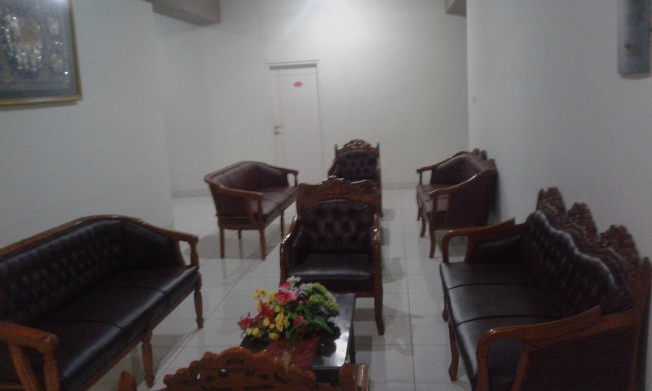 Ning Ed-Hotel Malang Buitenkant foto