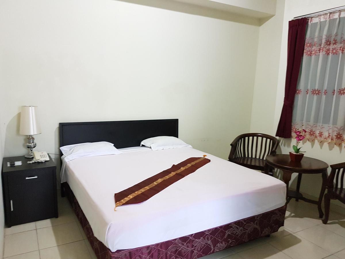 Ning Ed-Hotel Malang Buitenkant foto