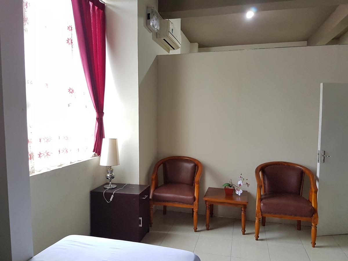 Ning Ed-Hotel Malang Buitenkant foto